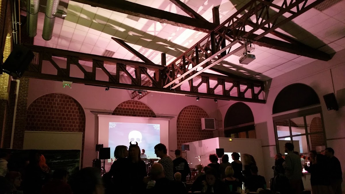 La Halle aux Sucres photo 2